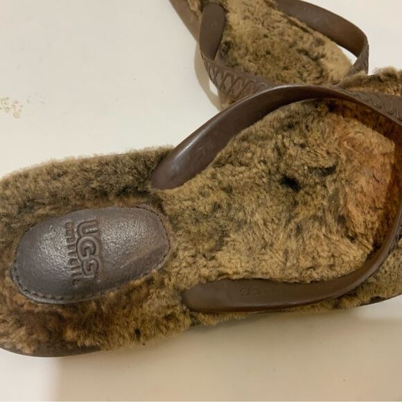 Brown Ugg Fuzzy Flip Flops size 7 W - Picture 3 of 6